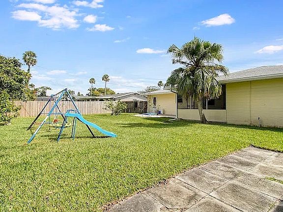 5th image of 922 Wells Dr