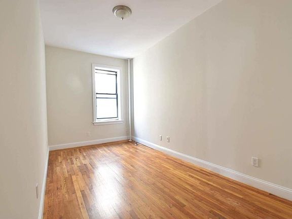 5th image of 56 Bennett Ave APT 3E