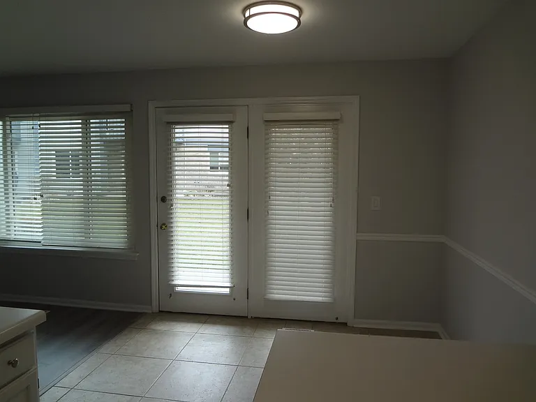 220 Brett Cir #B — Photo 11