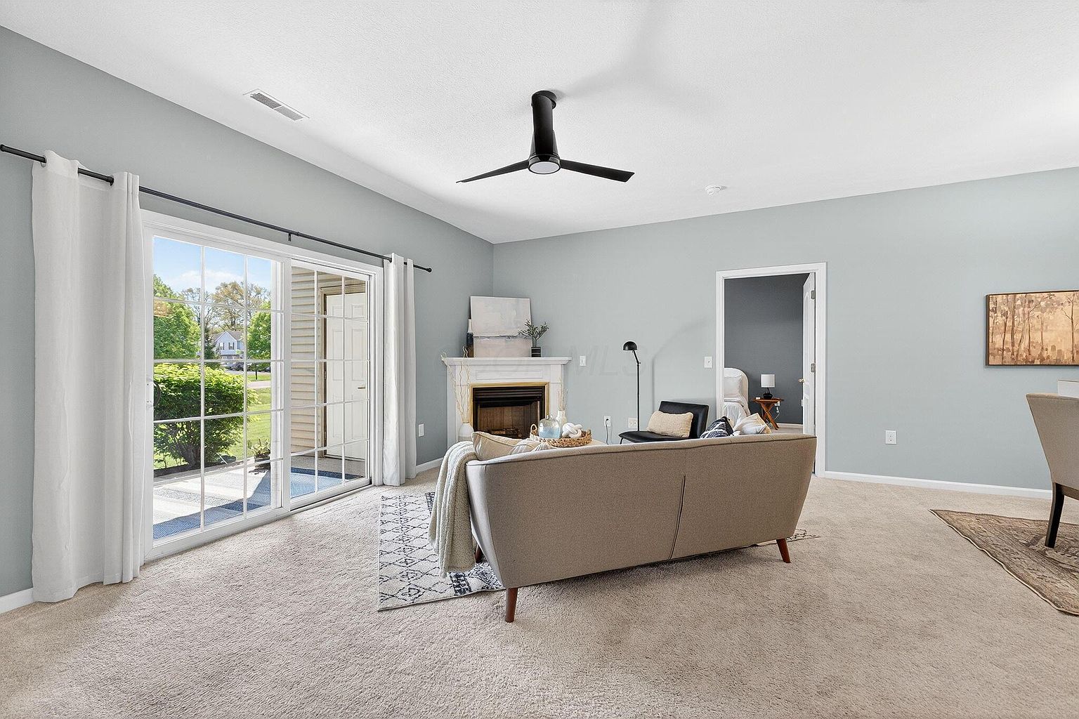Listing photo 5 for 8075 Cranes Crossing Dr