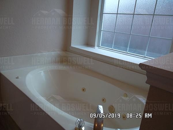 1st image of 518 E Lynn Creek Dr