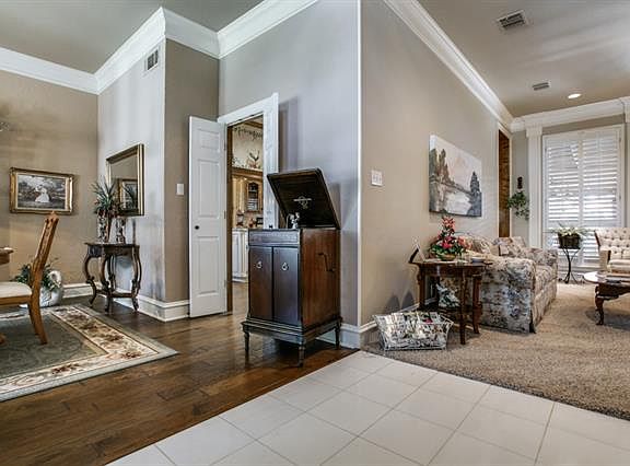 4th image of 736 Richmond Ln