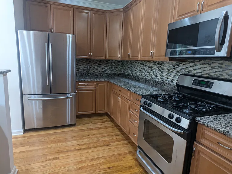 200 Burnett Ave #3 — Photo 21