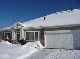 5807 Prairie Ridge Dr, Shoreview, MN 55126