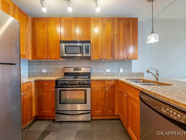 657 W Fulton St #609 — Photo 11