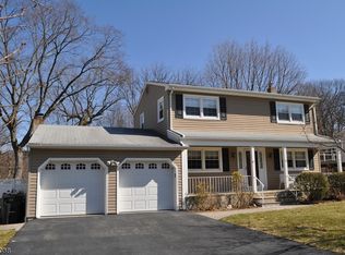 47 Karen Dr, Mahwah, NJ 07430