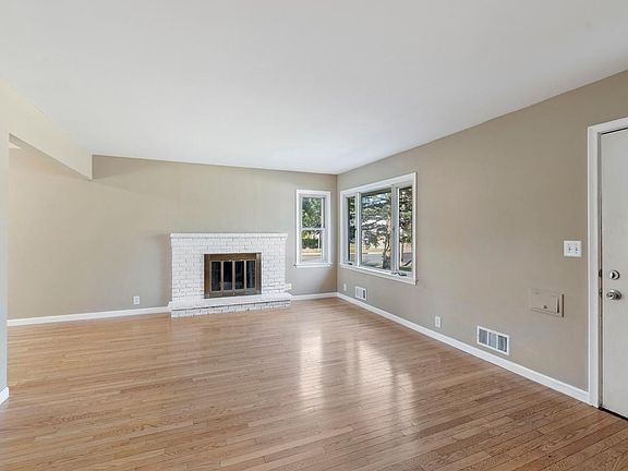 4th image of 11000 Queen Ave S