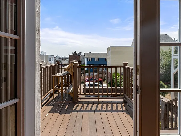 17 Sackville St #3 — Photo 27