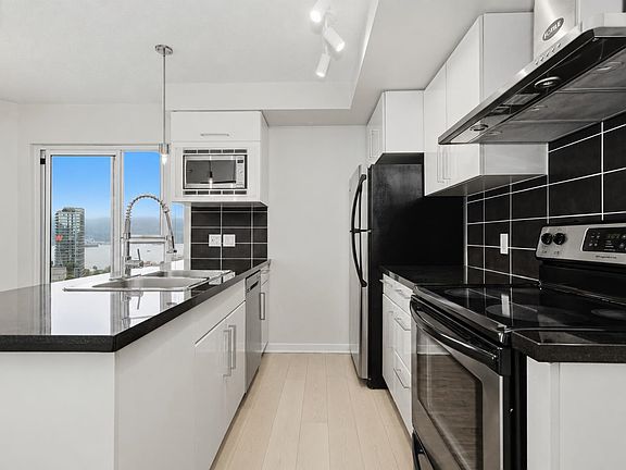 4th image of 689 Abbott St #2901
