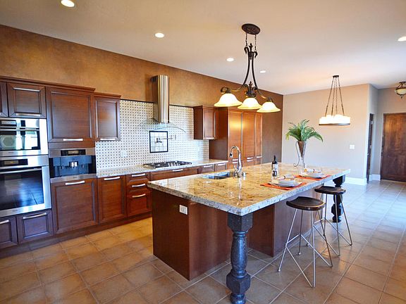 5th image of 1620 Saint Andrews Dr