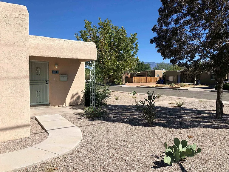 2 bed, 1.0 bath, 815 sqft, $1,795 — Photo 17