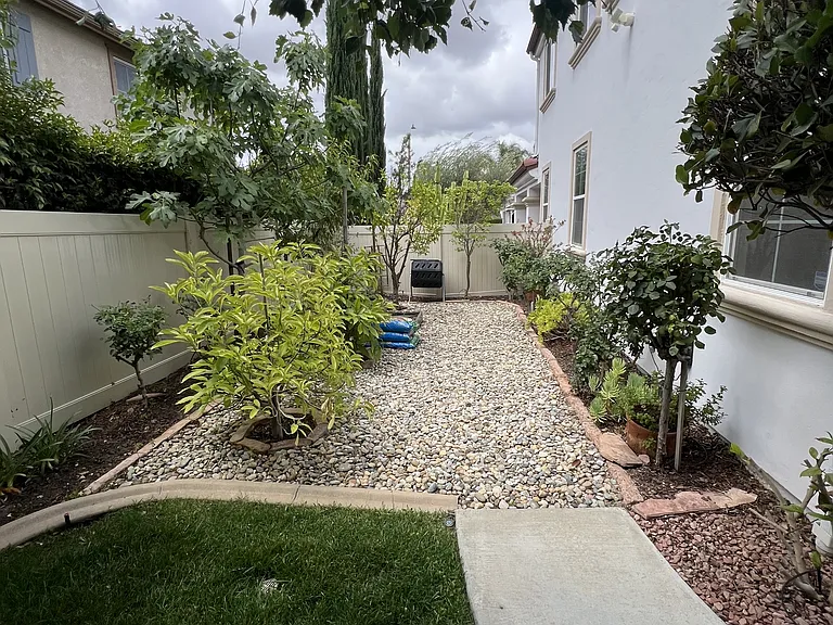 42251 Harwick Ln — Photo 41