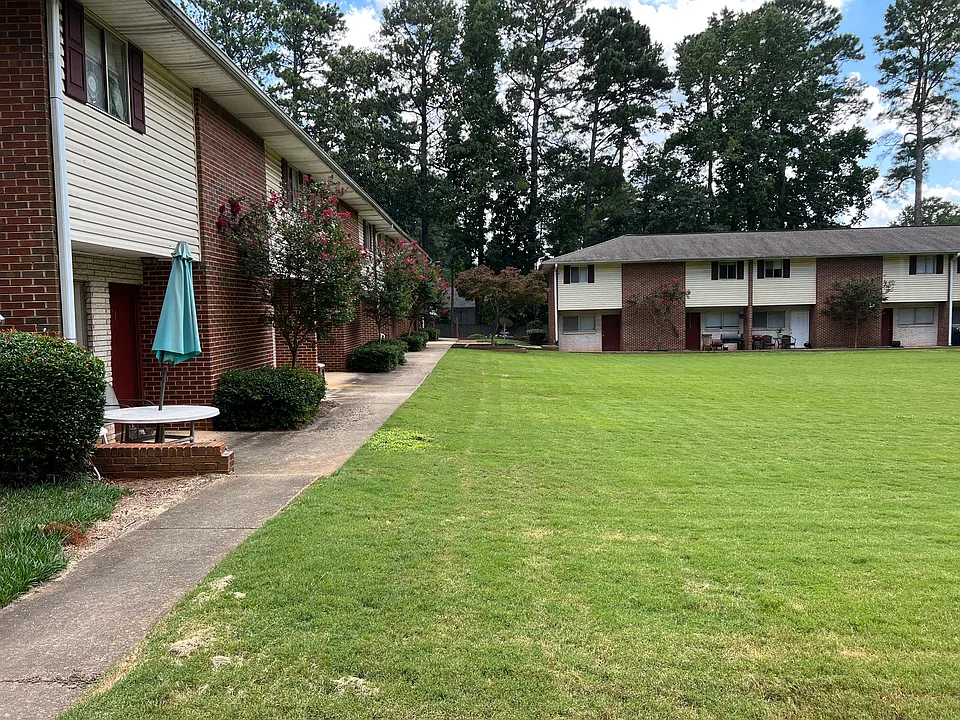 The Pines Apartments