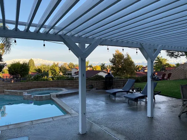 1290 Versailles Cir, Riverside, CA 92506
