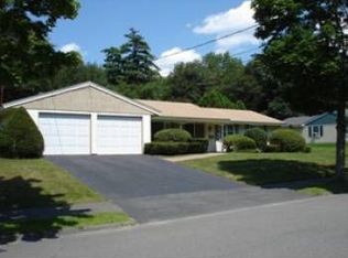 4 Oran Cir, Peabody, MA 01960