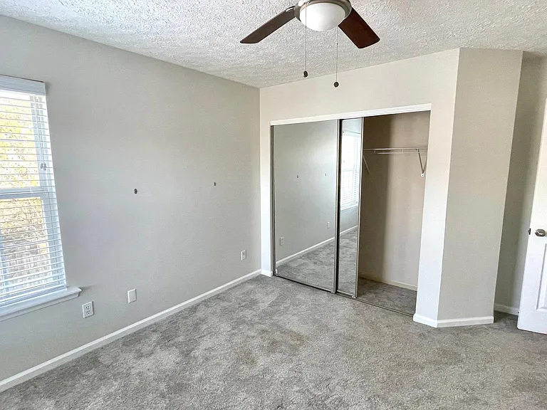 645 Declaration Ct — Photo 23