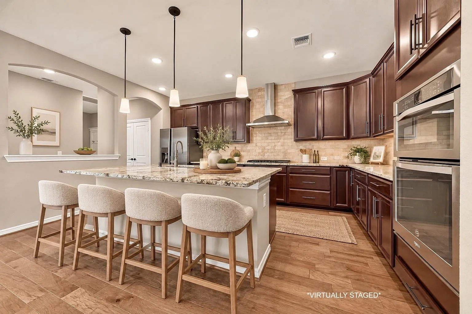 5 bed, 3.0 bath, 3762 sqft, $3,600 — Photo 3