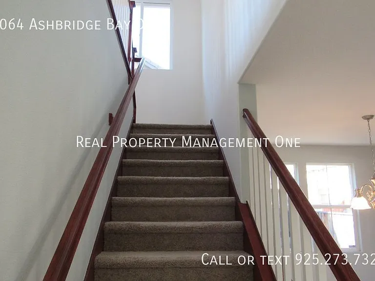1064 Ashbridge Bay Dr — Photo 16