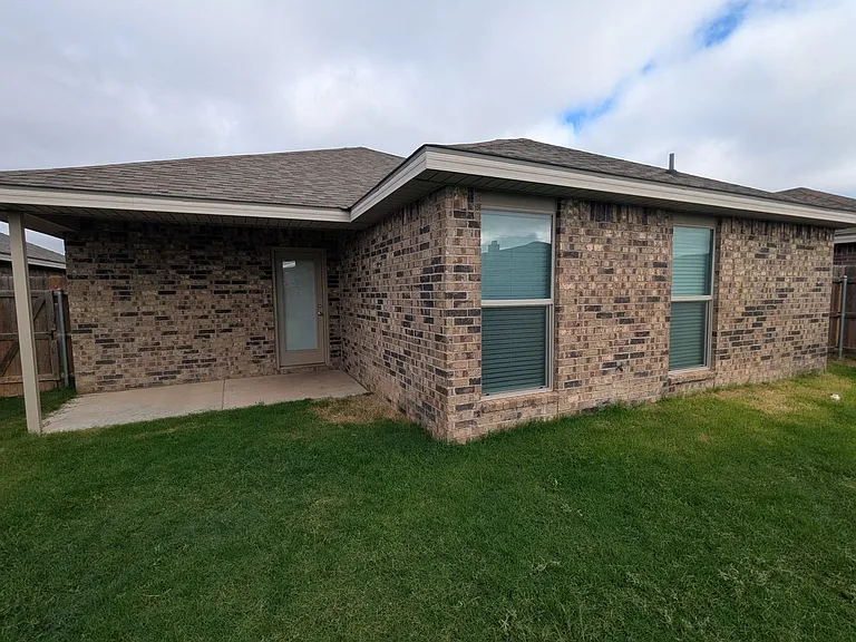 13311 Avenue V — Photo 20