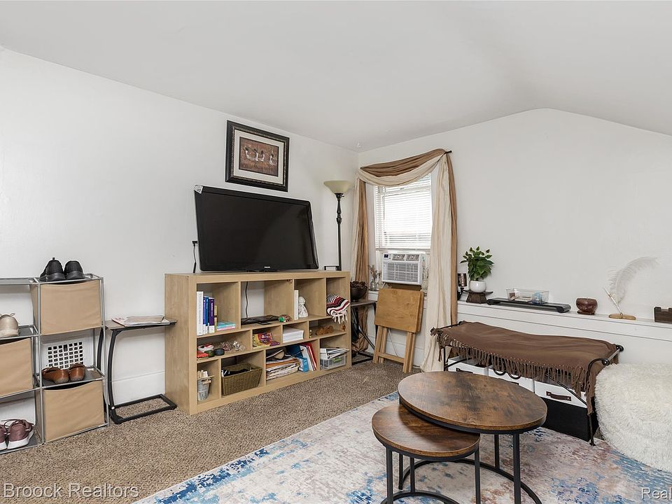 401 Pingree Blvd, photo 15