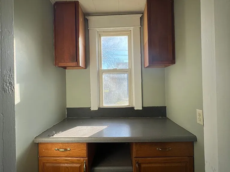 1619-1621 N Gaines St — Photo 11