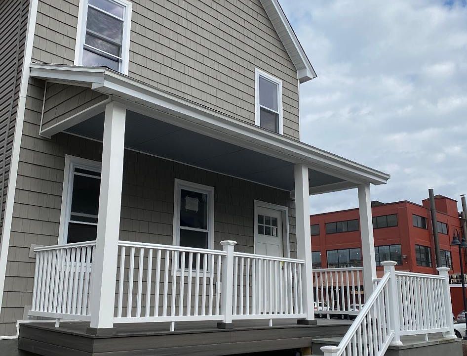 2nd image of 250 Ludlow St #2