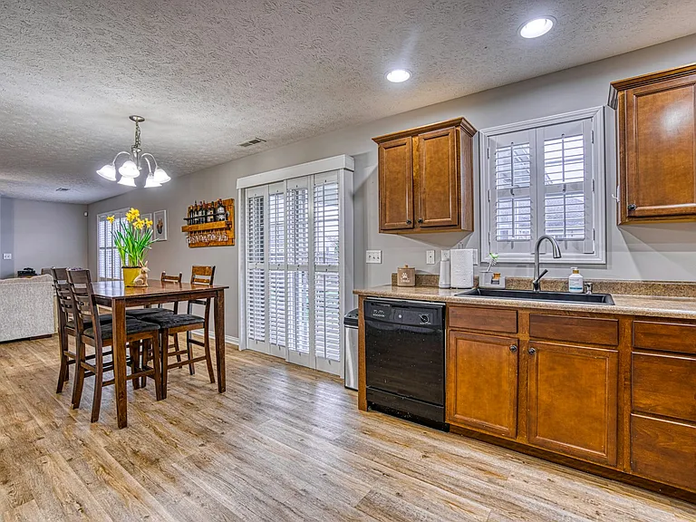 4880 Imperial Dr — Photo 27