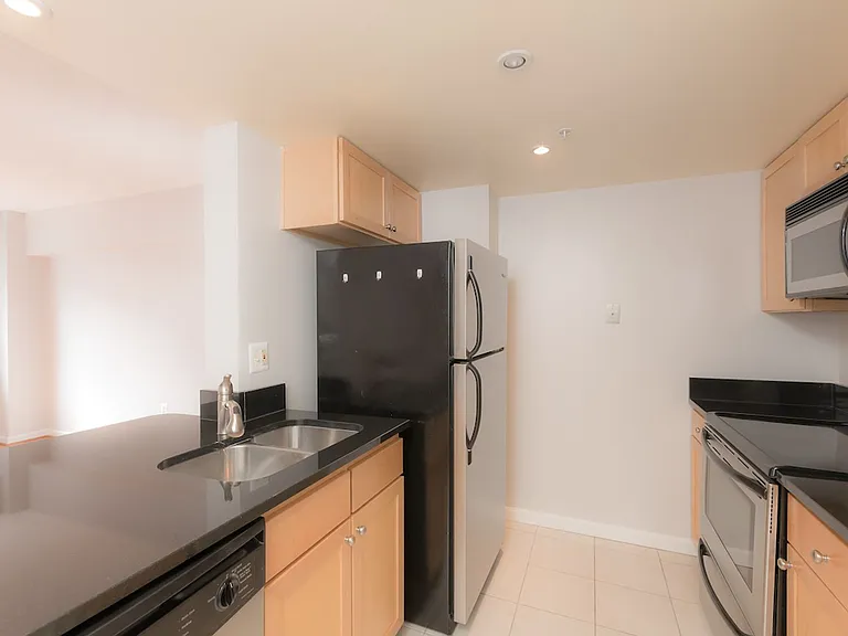 1225 13th St NW #508 — Photo 3