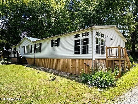 3rd image of 419 Tulip Ave