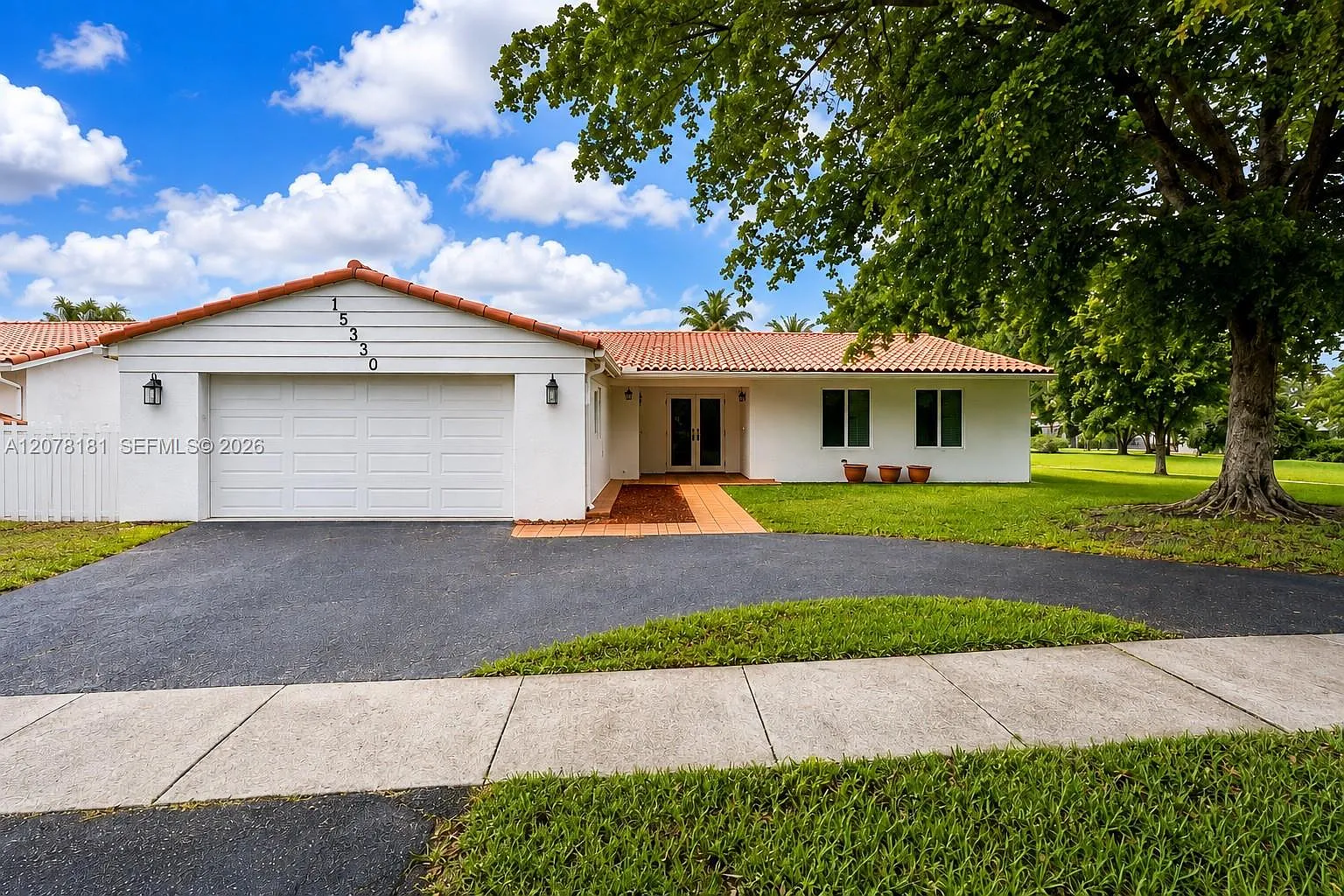 Miami Lakes Eagle Nest Se — Photo 1