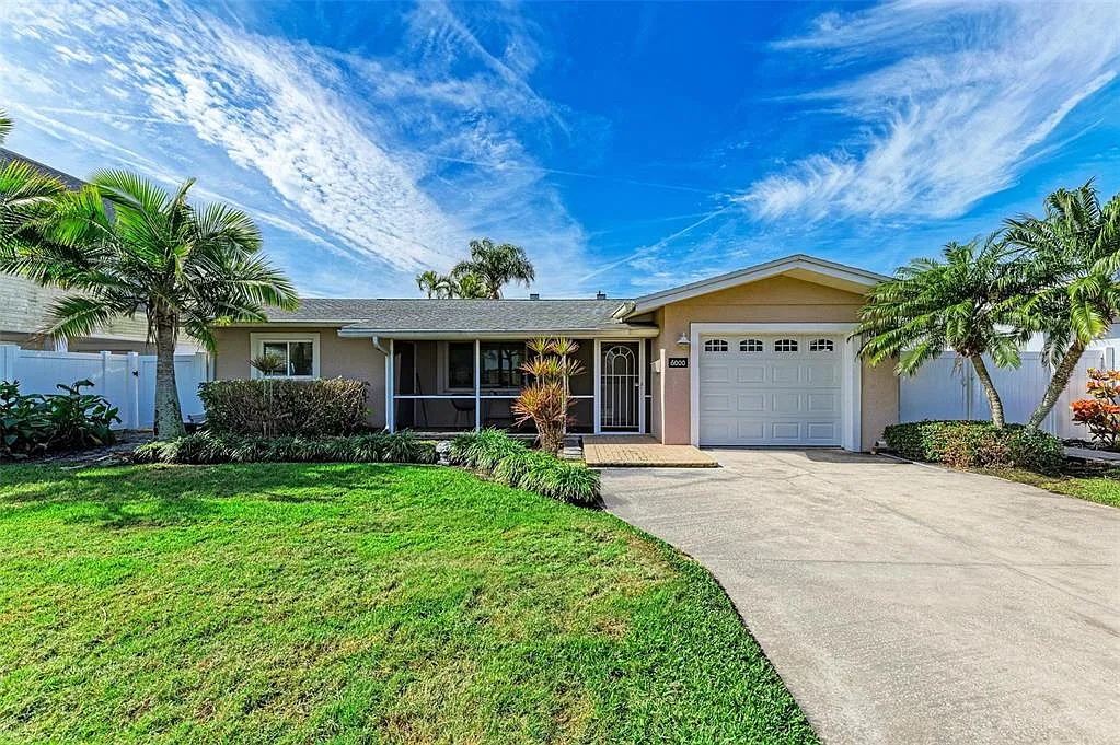 2 bed, 1.5 bath, 1588 sqft, $3,250 — Photo 2