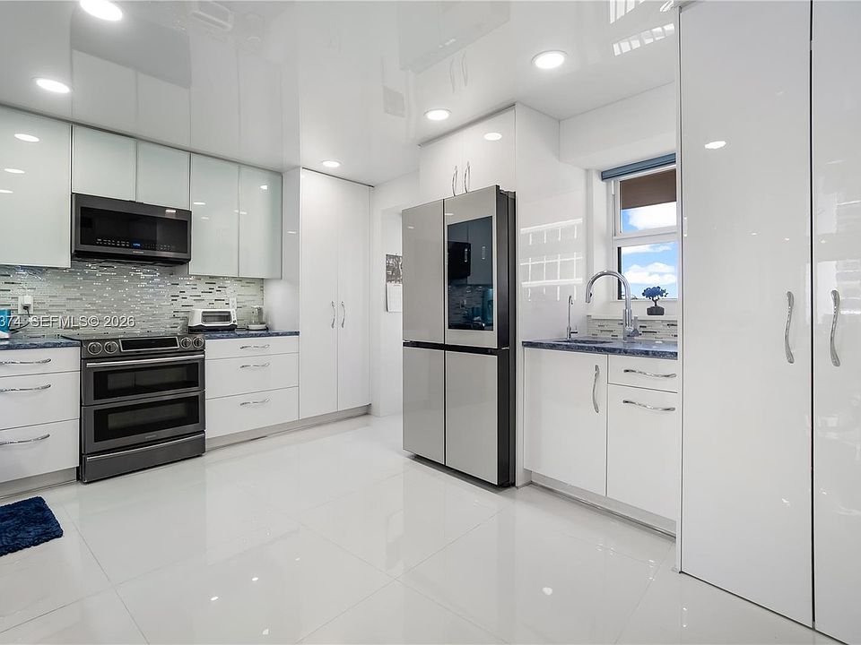 1st image of 4100 Galt Ocean Dr APT 404