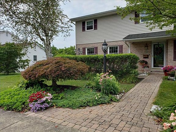 3rd image of 3016 Oakland Dr