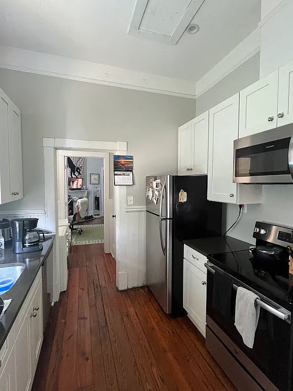 Studio, 216 sqft, $1,300 — Photo 4