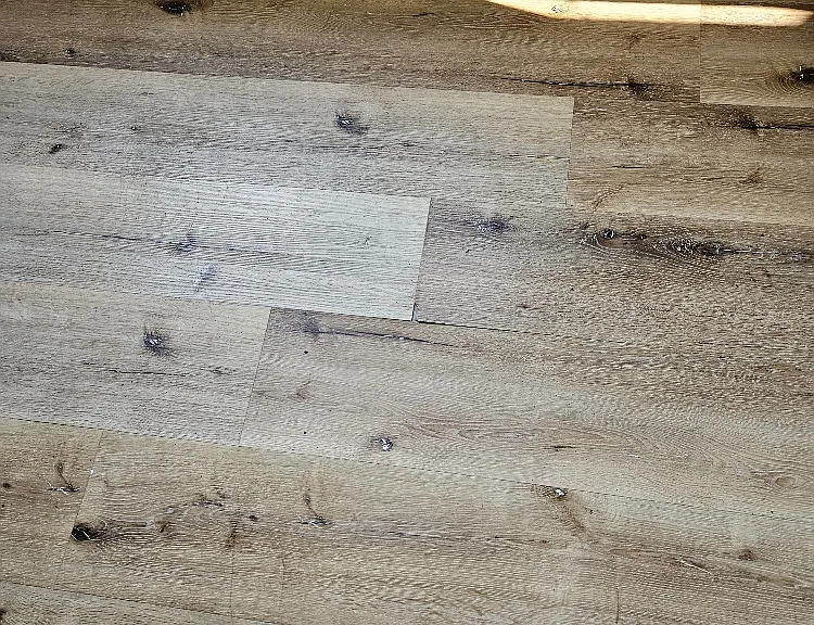 nice wood floors throughout