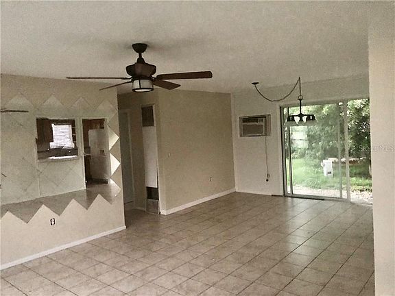 3rd image of 907 Iron Oak Dr