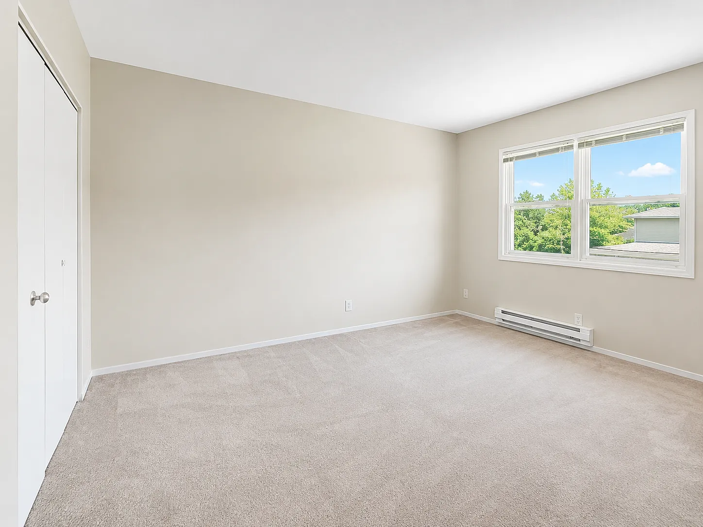 2 bed, 1.5 bath, 950 sqft, $2,000 — Photo 3