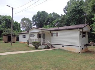 2940 Woodale Ct, Thomasville, NC 27360