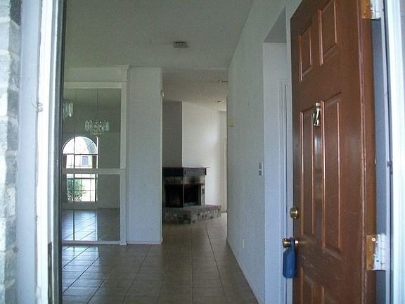 5th image of 2505 Covington Dr