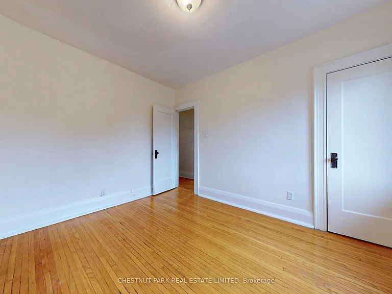 114 Colin Ave — Photo 32