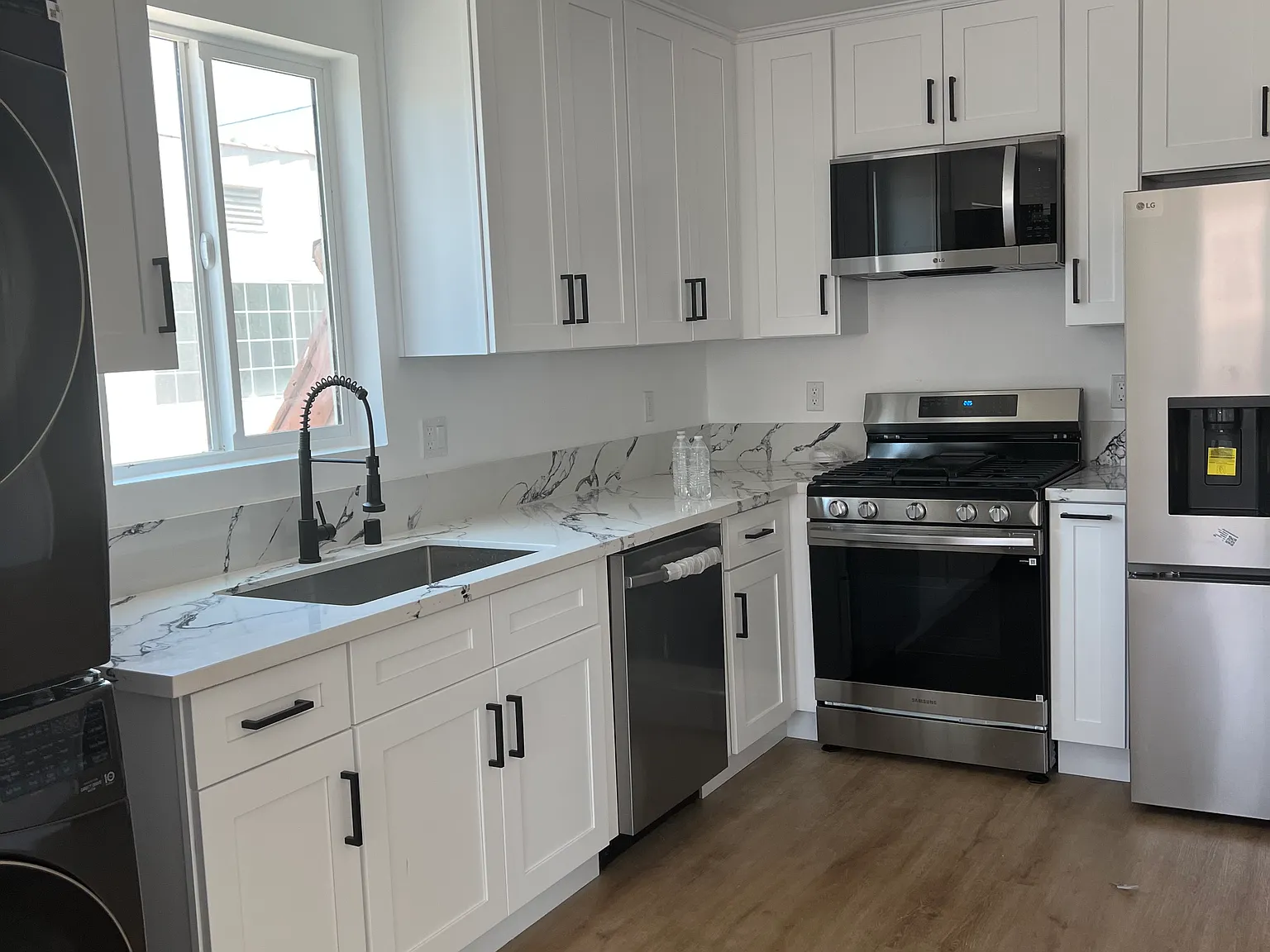 2 bed, 700 sqft, $2,599 — Photo 3