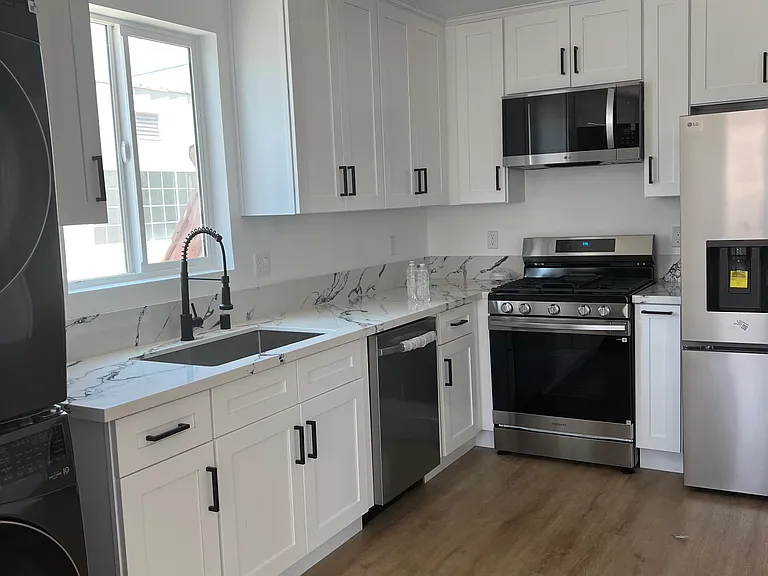 963 N Serrano Ave #1/2 — Photo 3