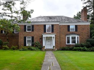 22100 McCauley Rd, Shaker Heights, OH 44122