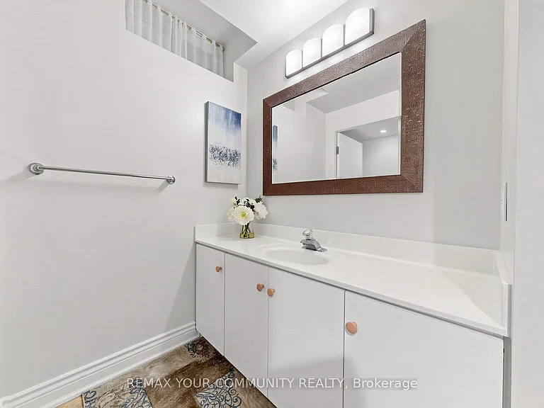 32 Soho Cres #BASEMENT — Photo 24