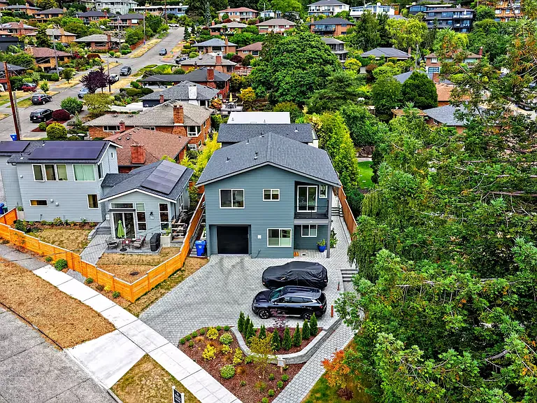 8810 41st Ave SW — Photo 11