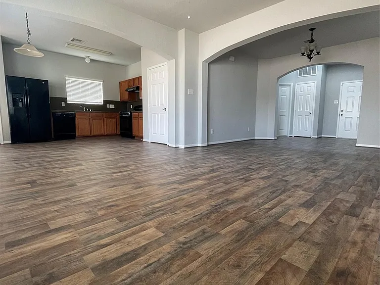 1502 Claremont Garden Cir — Photo 20