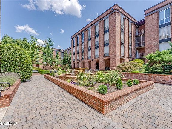 4th image of 1400 Kenesaw Ave APT 12B