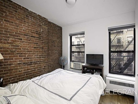 5th image of 224 W 16th St APT 10