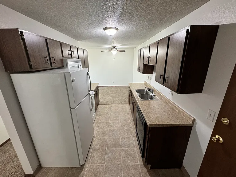 Riverview Apartments — Photo 6