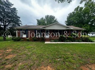 4306 Morningside Dr, Winston Salem, NC 27106